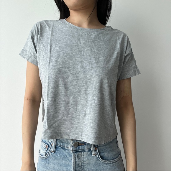 Lululemon Cates Tee Heathered Core Light Grey Size 4 - Picture 2 of 7